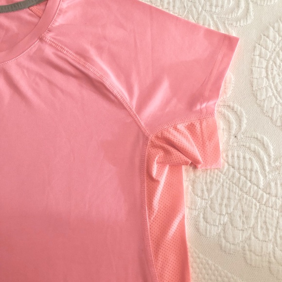 AVÍA. PINK 💕T-shirt for training but you would look also sporty-chic. - Picture 7 of 8